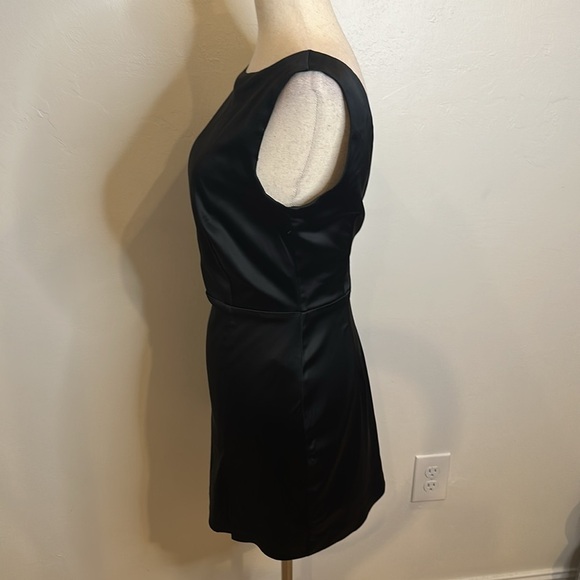 HOUSE OF HARLOW BLACK SATIN MINI DRESS WITH LOW BACK SIZE 2 - Picture 5 of 8